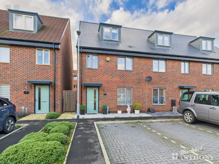 Brewster Lane, Weston Turville Image