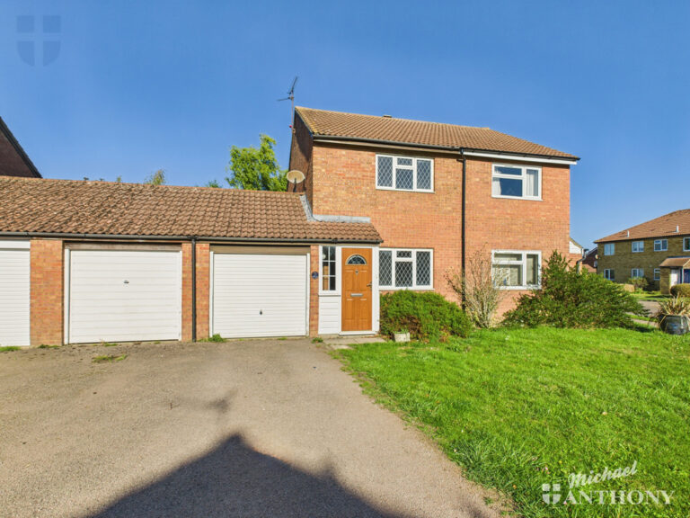 Lambourne Avenue, Aylesbury, Buckinghamshire Image