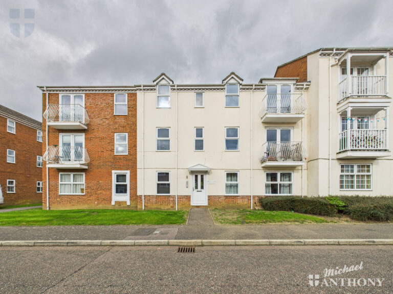 Moorhen Court, Watermead Image