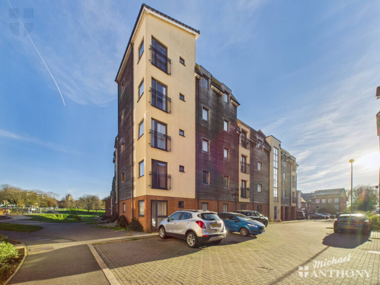Quercetum Close, Aylesbury, Buckinghamshire Image