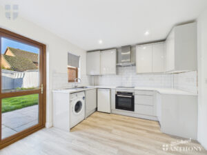 Curlew, Aylesbury, Buckinghamshire