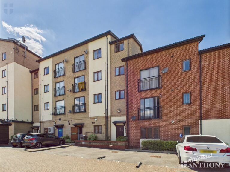 Goodrington Place, Broughton, Milton Keynes, Buckinghamshire Image