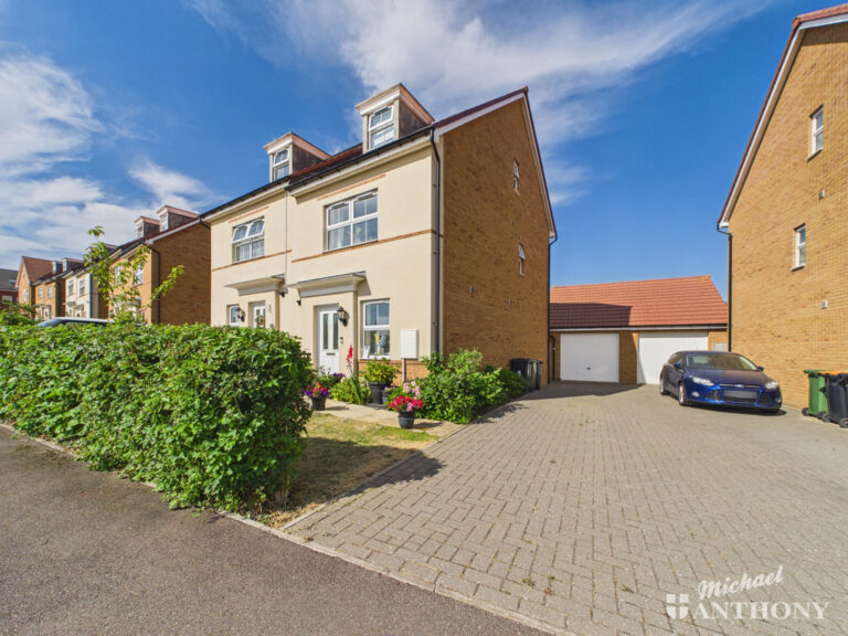 Briggington Way, Leighton Buzzard Image