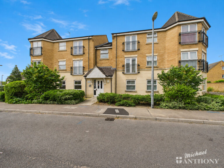Reeve Close, Leighton Buzzard Image