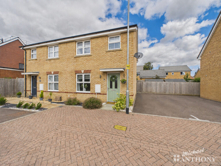 Lister Corner, Leighton Buzzard, Bedfordshire Image