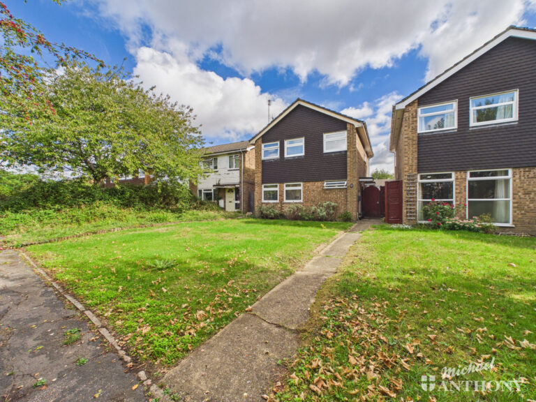 Cetus Crescent, Leighton Buzzard