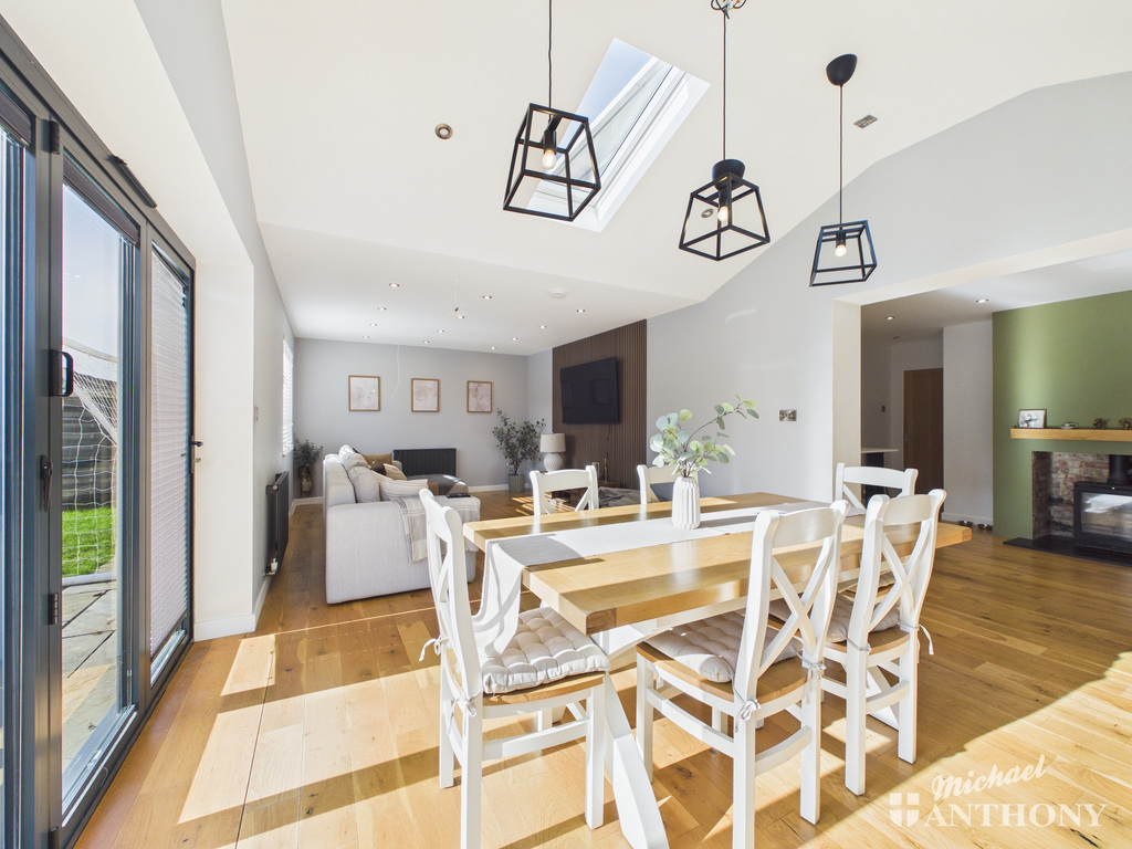 CAM02773G0-PR0404-ST