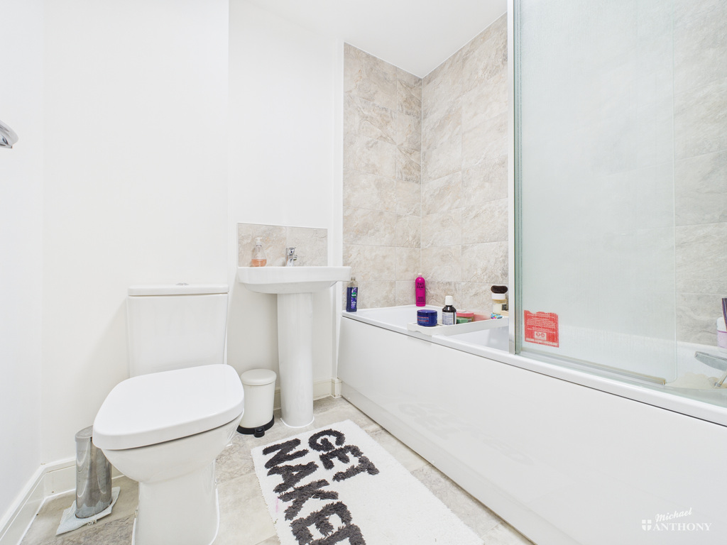 CAM02773G0-PR0369-ST