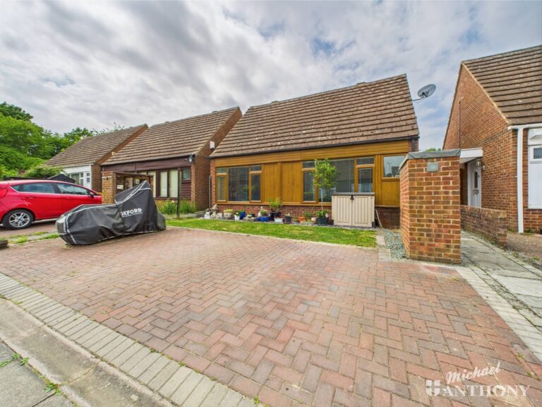 Butlers Grove, Great Linford, Milton Keynes