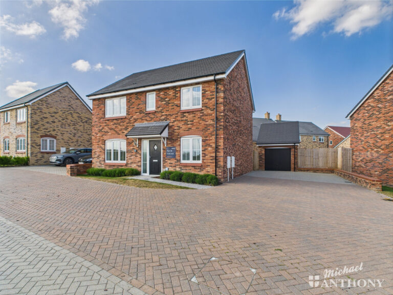 Harris Meadow, Leighton Buzzard, Bedfordshire Image