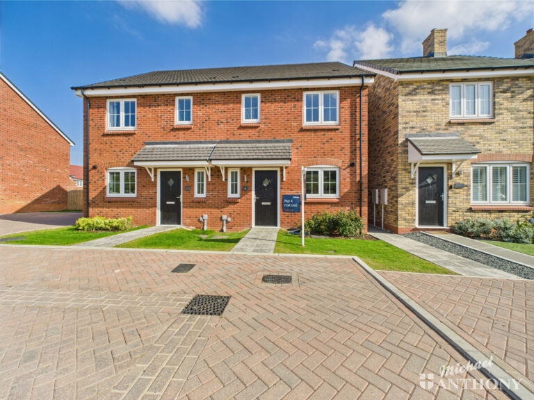 Feanor Gardens, Leighton Buzzard, Bedfordshire