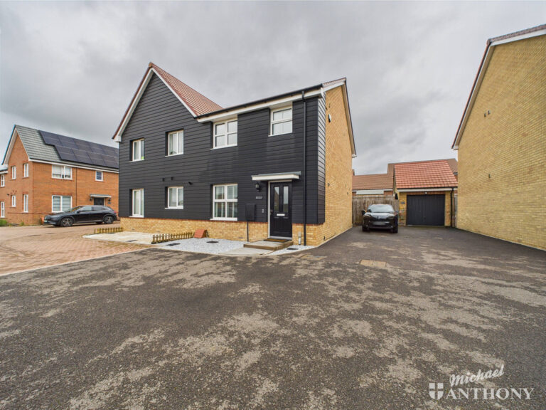 Rutherford Crescent, Leighton Buzzard, Bedfordshire Image