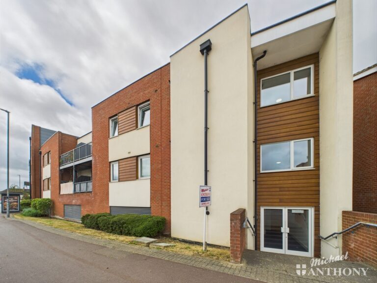 Princes Way, Bletchley, Milton Keynes, Buckinghamshire Image