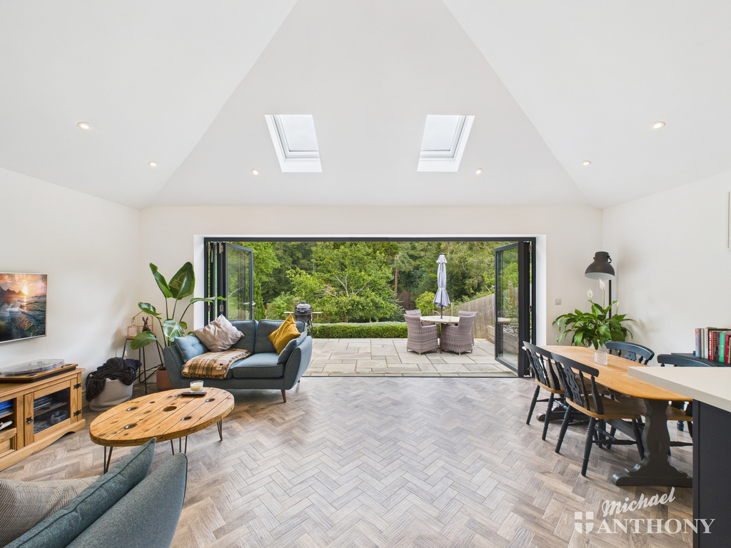 CAM02773G0-PR0362-ST