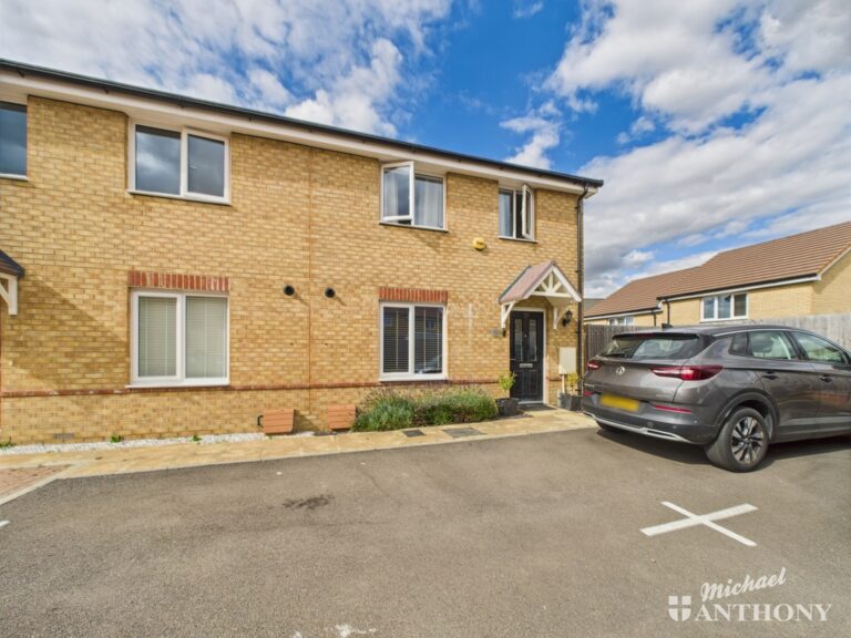 Wallis Drive, Leighton Buzzard, Bedfordshire
