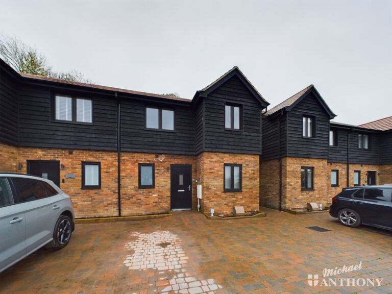 Sewell Springs, Dunstable Image