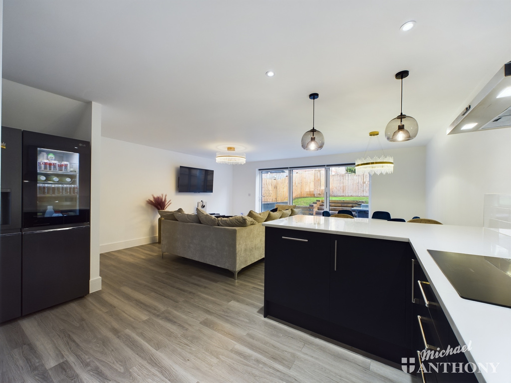 CAM02773G0-PR0024-ST