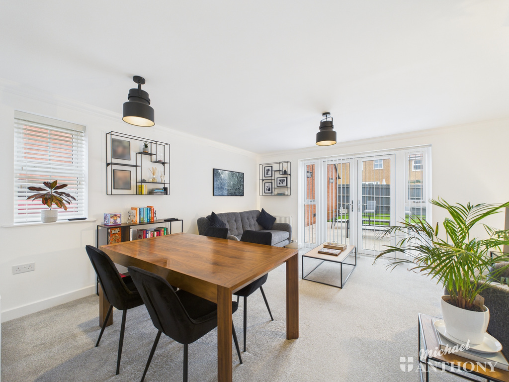 CAM02773G0-PR0384-ST