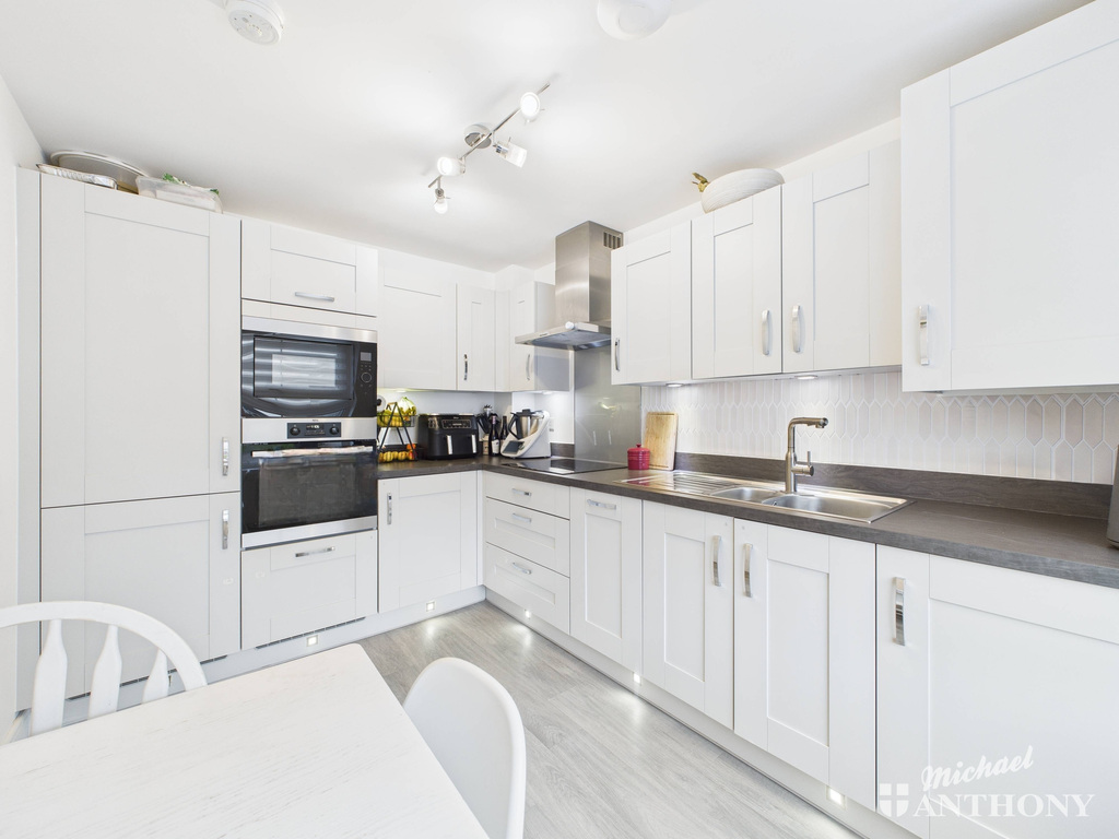 CAM02773G0-PR0385-ST