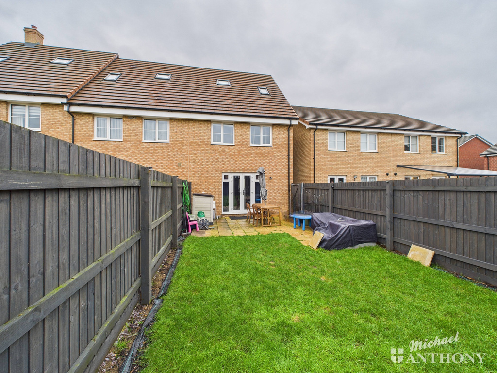 CAM02773G0-PR0385-ST