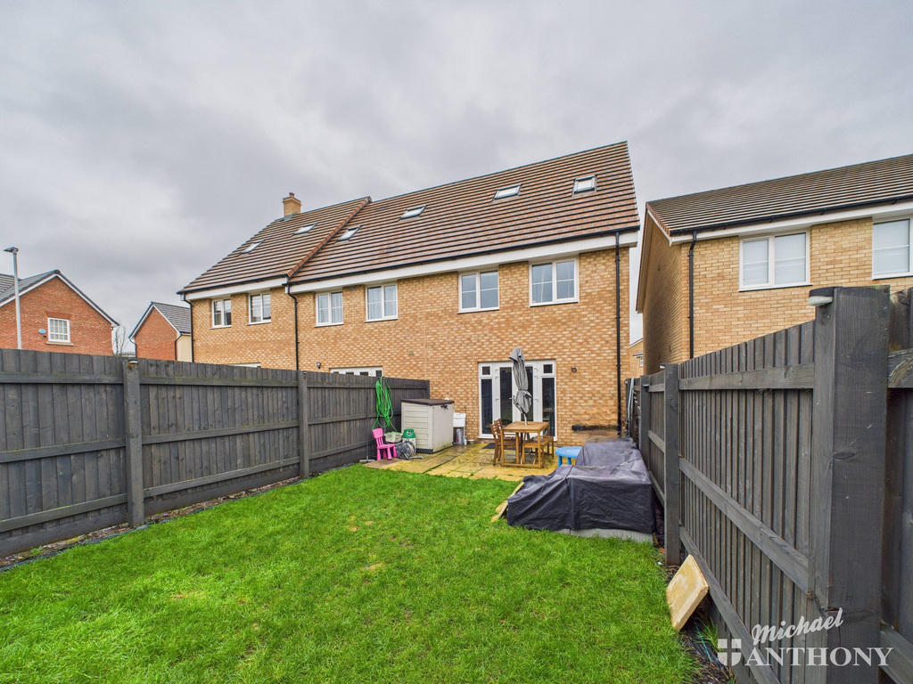 CAM02773G0-PR0385-ST