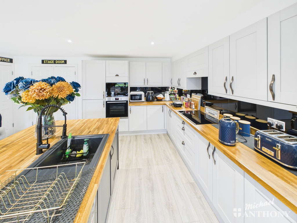 CAM02773G0-PR0394-ST