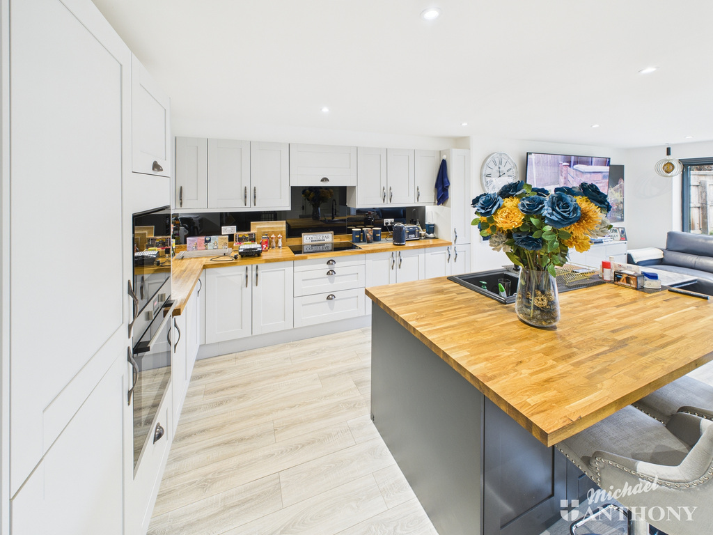 CAM02773G0-PR0394-ST