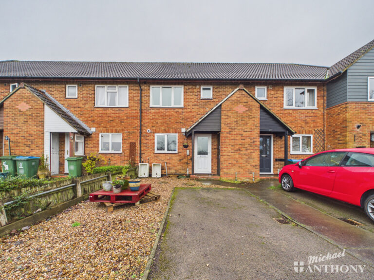 Moorlands Road, Wing Image