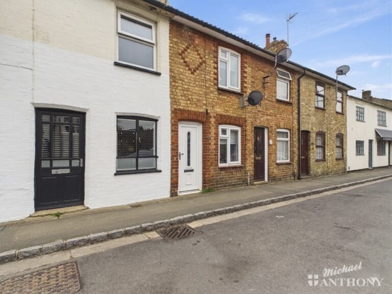 High Street, Wing Image