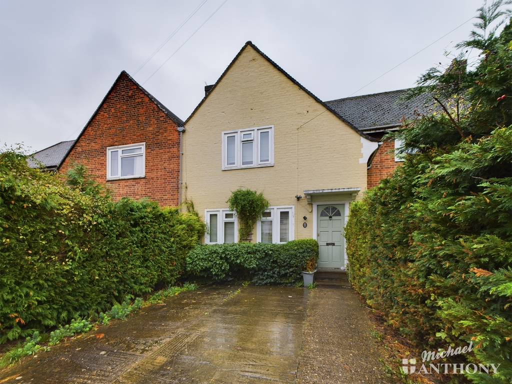 Property & Houses For Sale in Nightingale Road Southcourt, Aylesbury