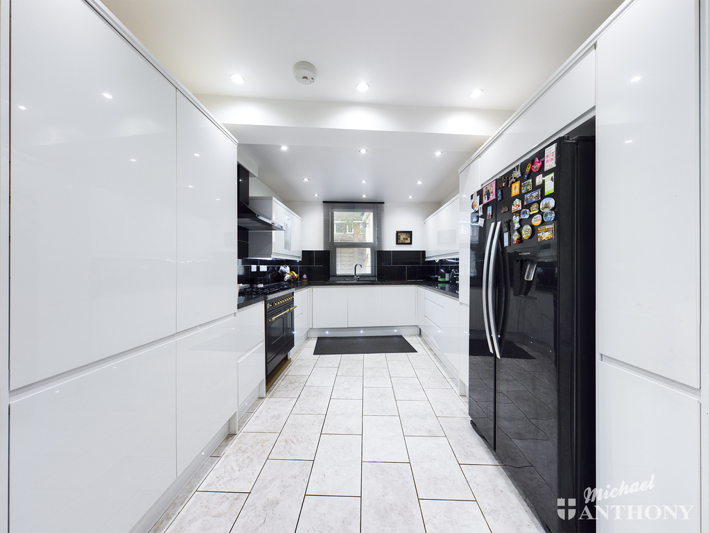 Houses And Properties For Sale In Aylesbury Michael Anthony Estate Agents