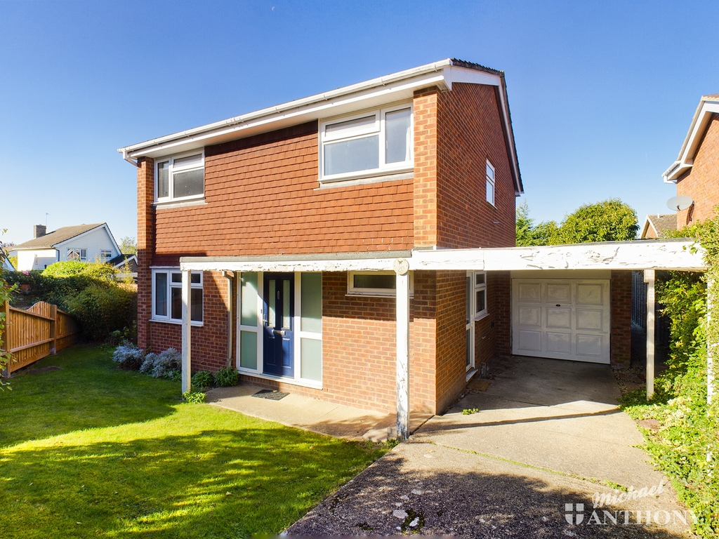 Property & Houses For Sale in Glenfield Close Stoke Grange, Aylesbury