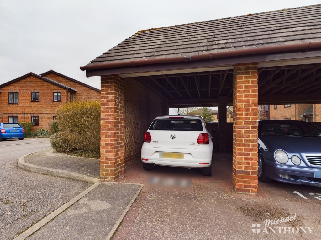 Property & Houses For Sale in Poets Chase, Aylesbury, Michael Anthony