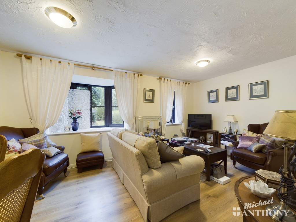 Property & Houses For Sale in Poets Chase, Aylesbury, Michael Anthony