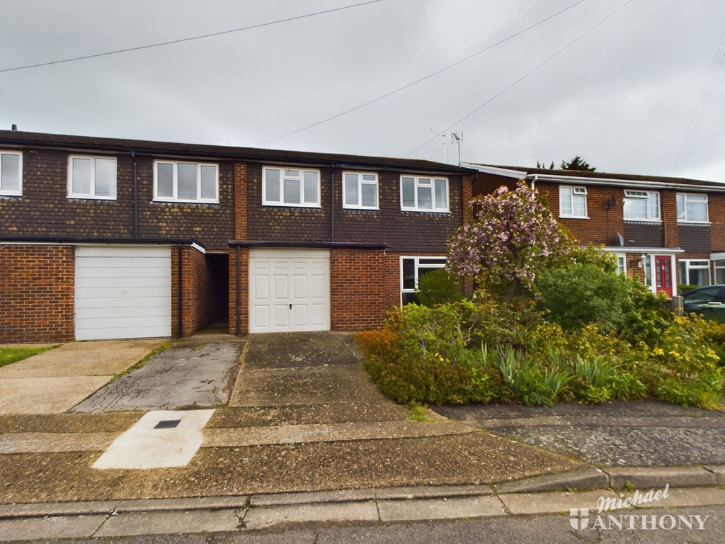 Property & Houses For Sale in Nightingale Road Southcourt, Aylesbury, Michael Anthony Estate