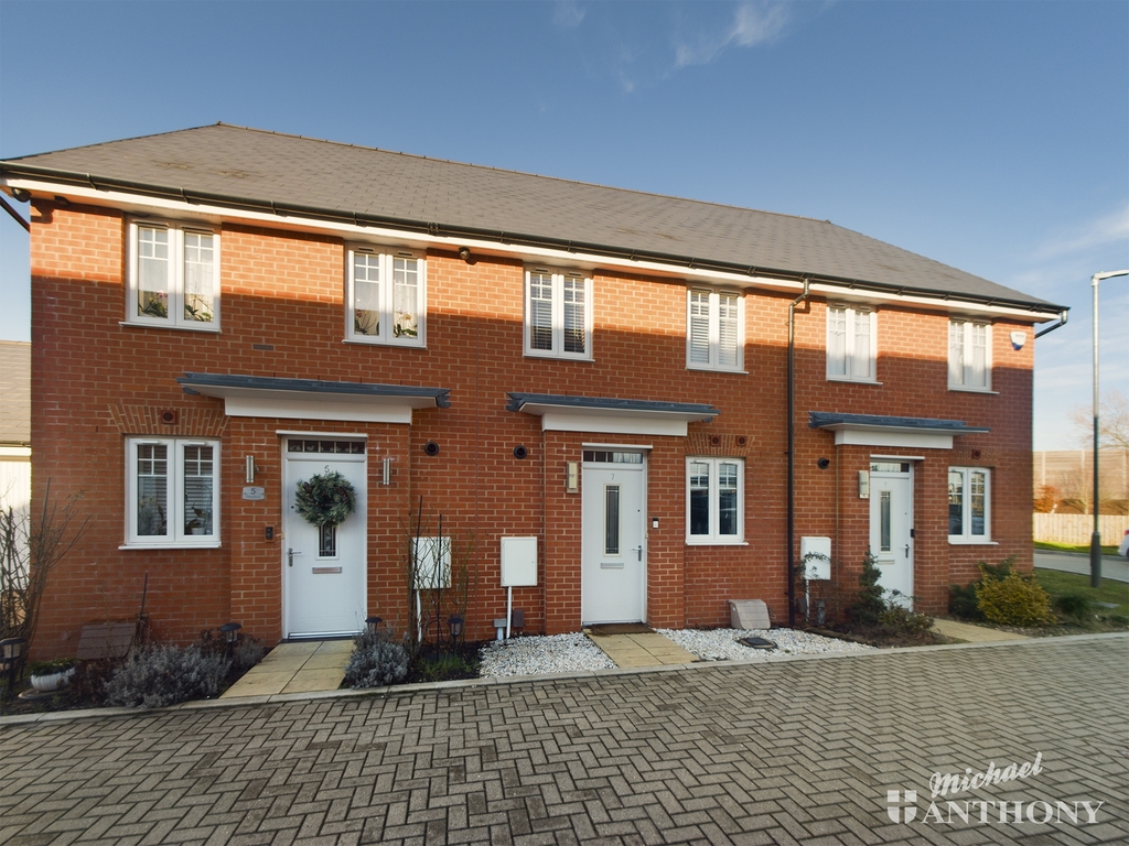 Property & Houses For Sale in Siding Road Broughton, Aylesbury