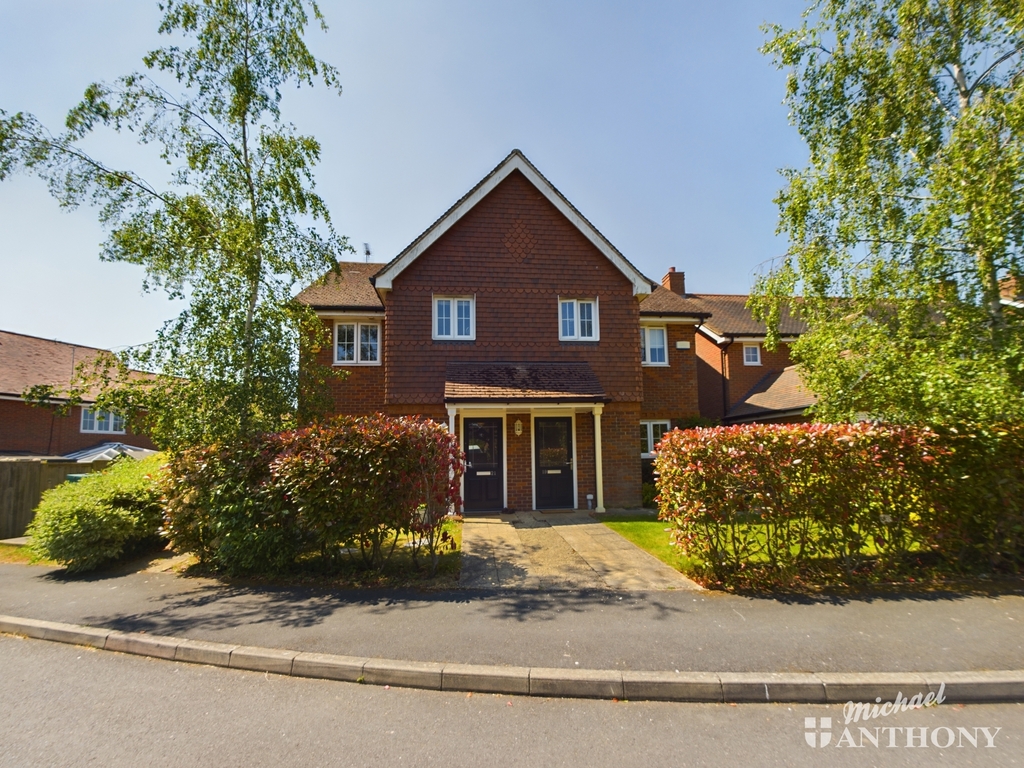 Property & Houses For Sale in Parsonage Farm Wingrave, Aylesbury