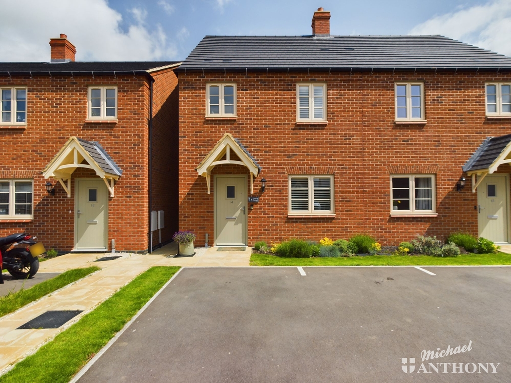 Property & Houses For Sale in Beech Road, BICESTER, Launton Michael