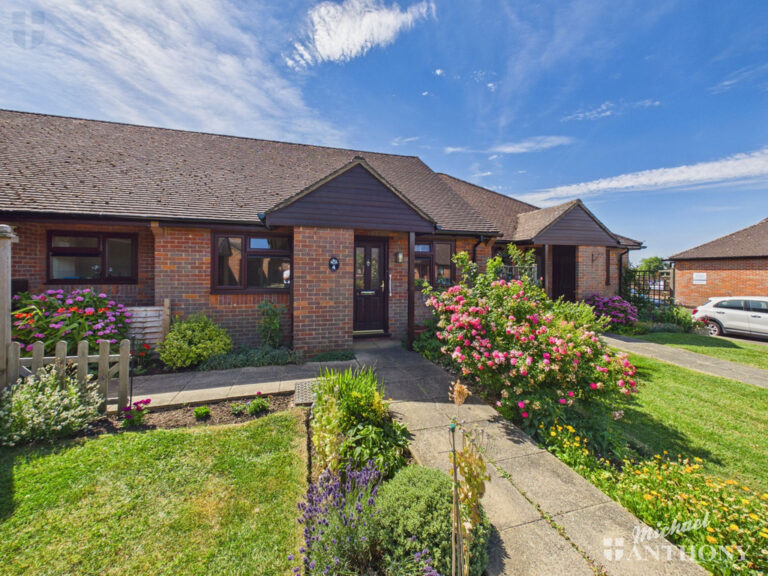 William Hill Drive, Bierton Image