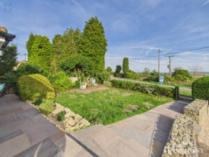 Upton Road, Upton