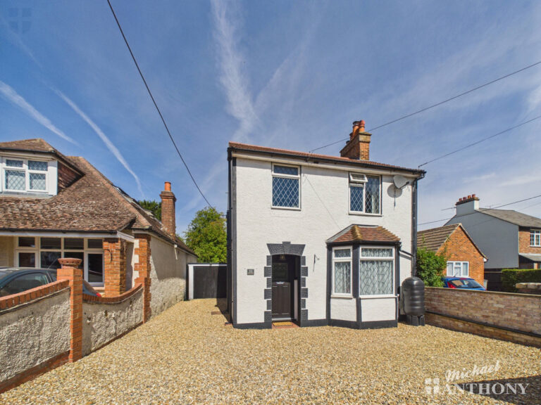Station Road, Stoke Mandeville, Aylesbury, Buckinghamshire Image