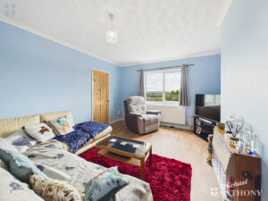 Upton Road, Upton