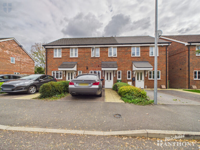 Honeysuckle Place, Weston Turville Image