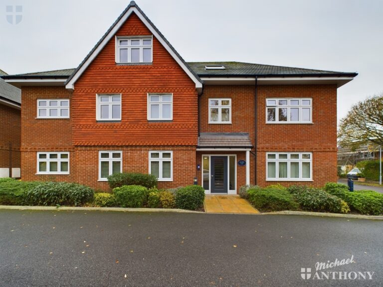 Mistletoe Lodge, Lionel Avenue, Wendover, Aylesbury, Buckinghamshire