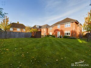 Mistletoe Lodge, Lionel Avenue, Wendover, Aylesbury, Buckinghamshire