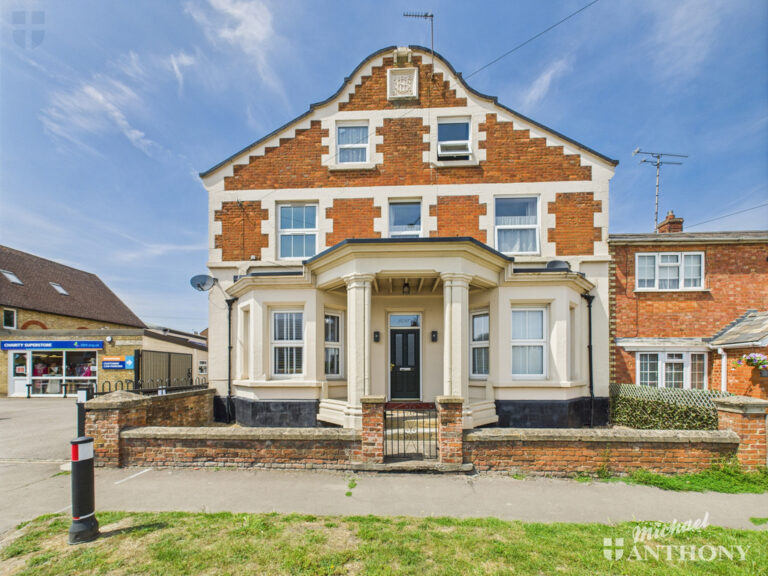 High Street, Waddesdon, Aylesbury, Buckinghamshire