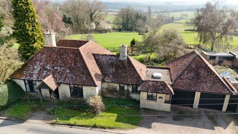 Orchard Cottage, Pitchcott Road, Oving, Aylesbury, Buckinghamshire
