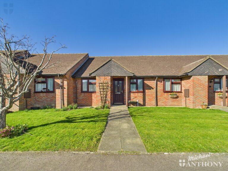 William Hill Drive, Bierton, Aylesbury, Buckinghamshire