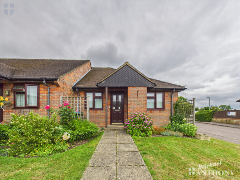 William Hill Drive, Bierton, Aylesbury, Buckinghamshire Image