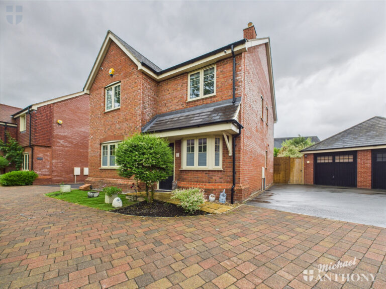 Chapel Drive, Aston Clinton, Aylesbury, Buckinghamshire Image